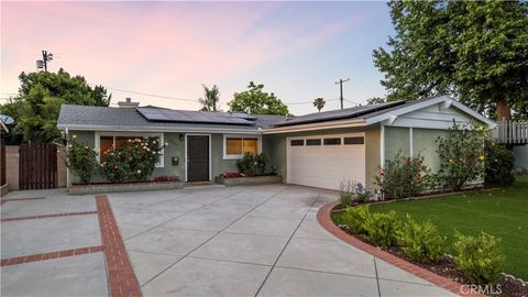Photo of 23741 Archwood St ST, West Hills, CA 91307 (MLS # SR26099432)