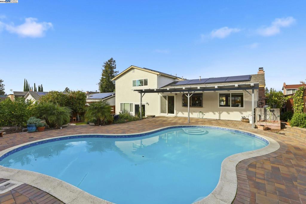 VINTAGE HILLS - Residential