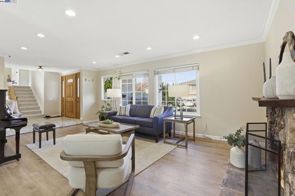 VINTAGE HILLS - Residential