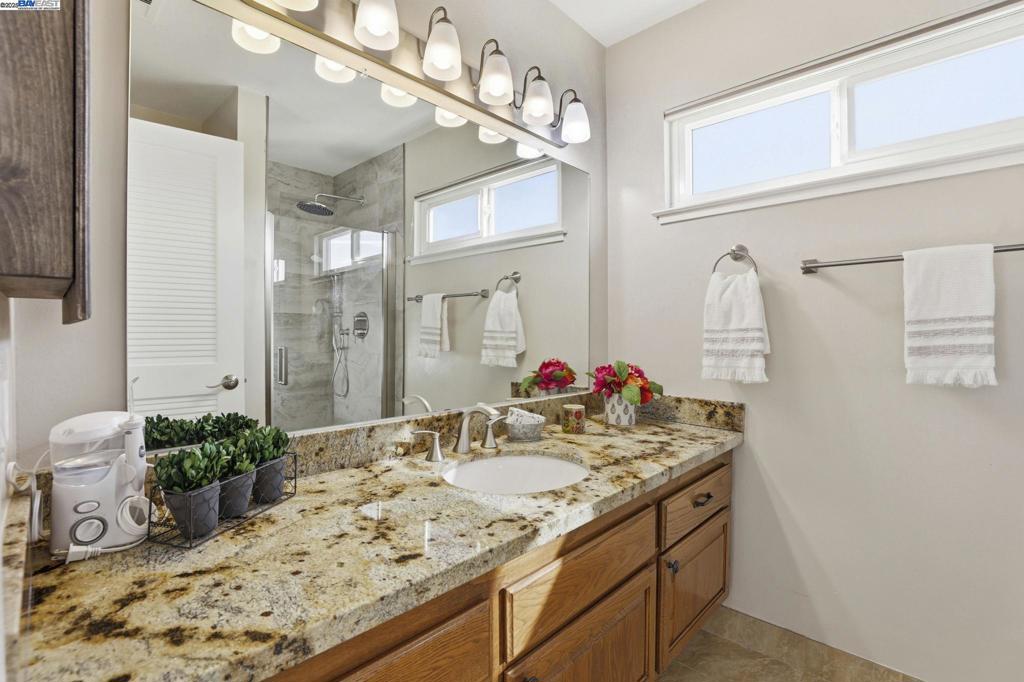 VINTAGE HILLS - Residential