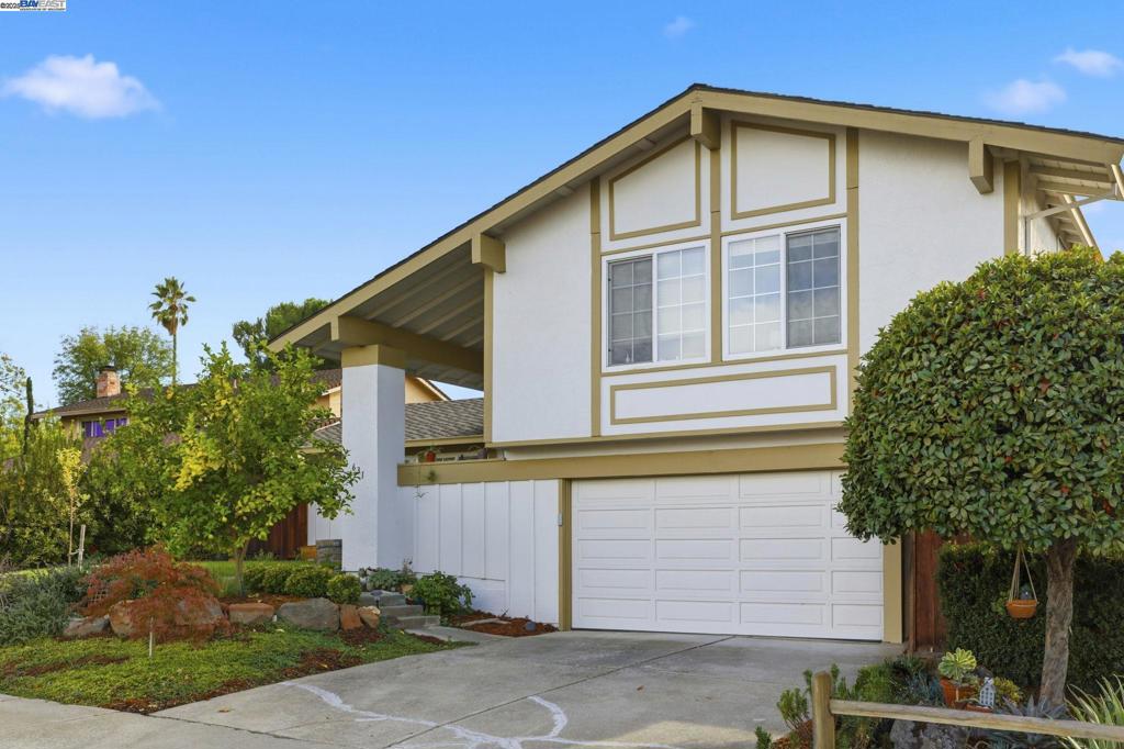 Properties 1 631 Claret Ct