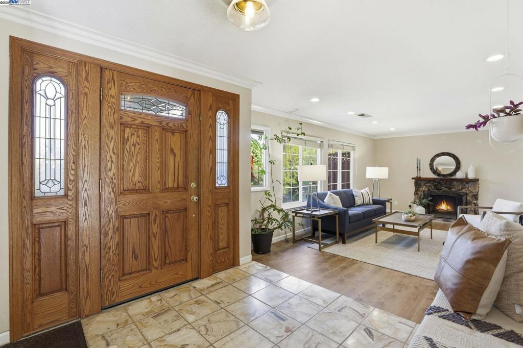 VINTAGE HILLS - Residential