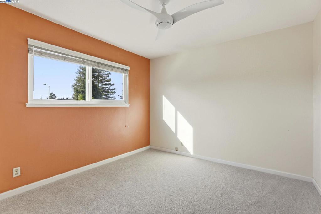 VINTAGE HILLS - Residential