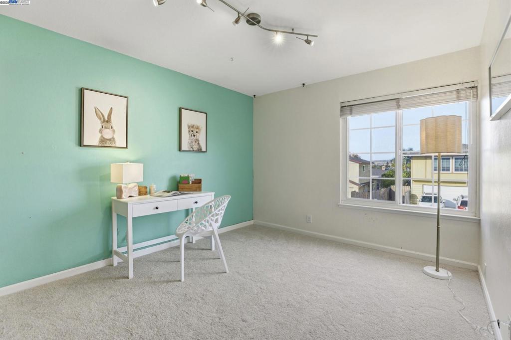 VINTAGE HILLS - Residential