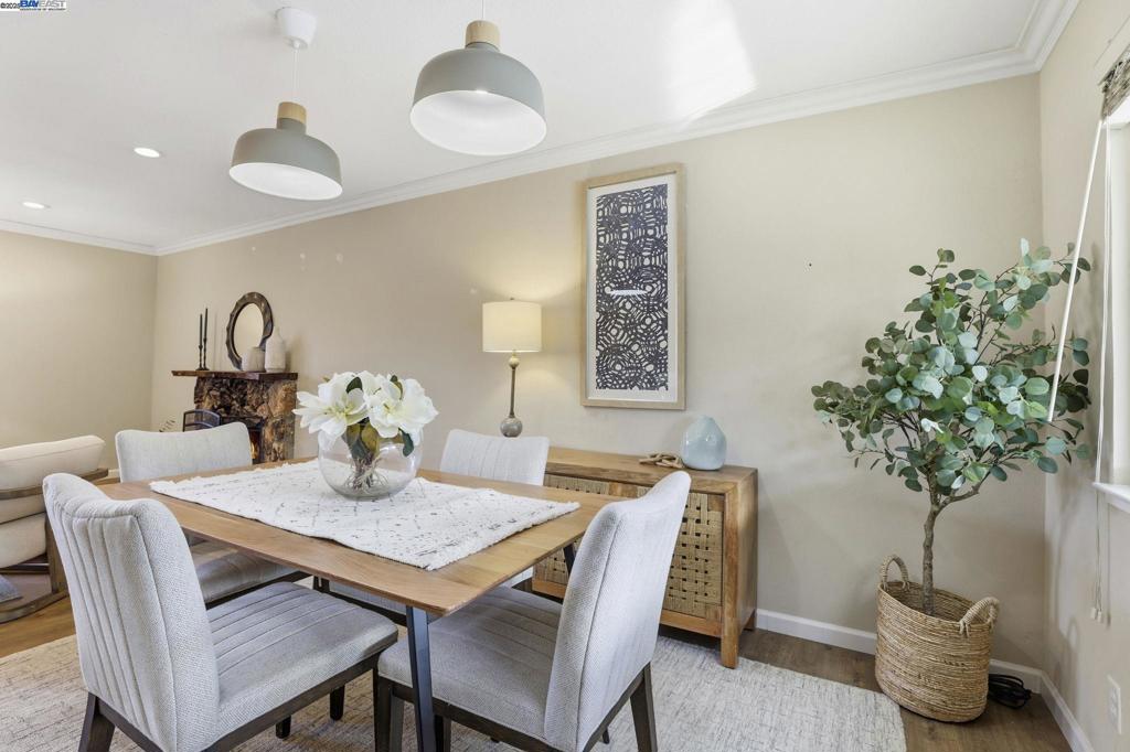 VINTAGE HILLS - Residential