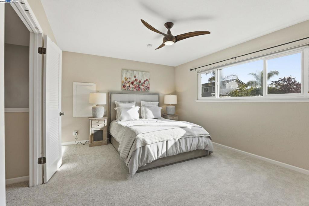 VINTAGE HILLS - Residential