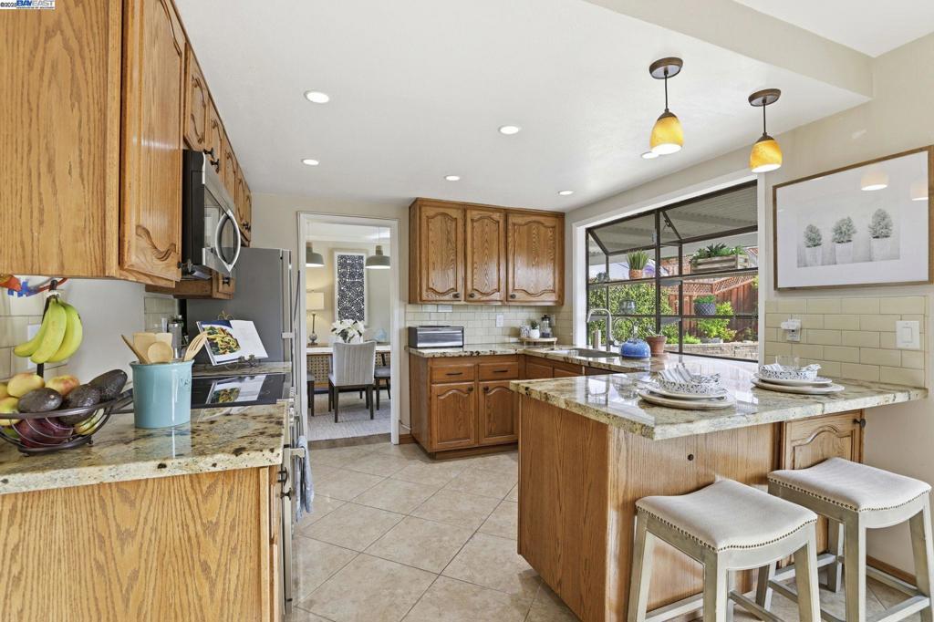 VINTAGE HILLS - Residential