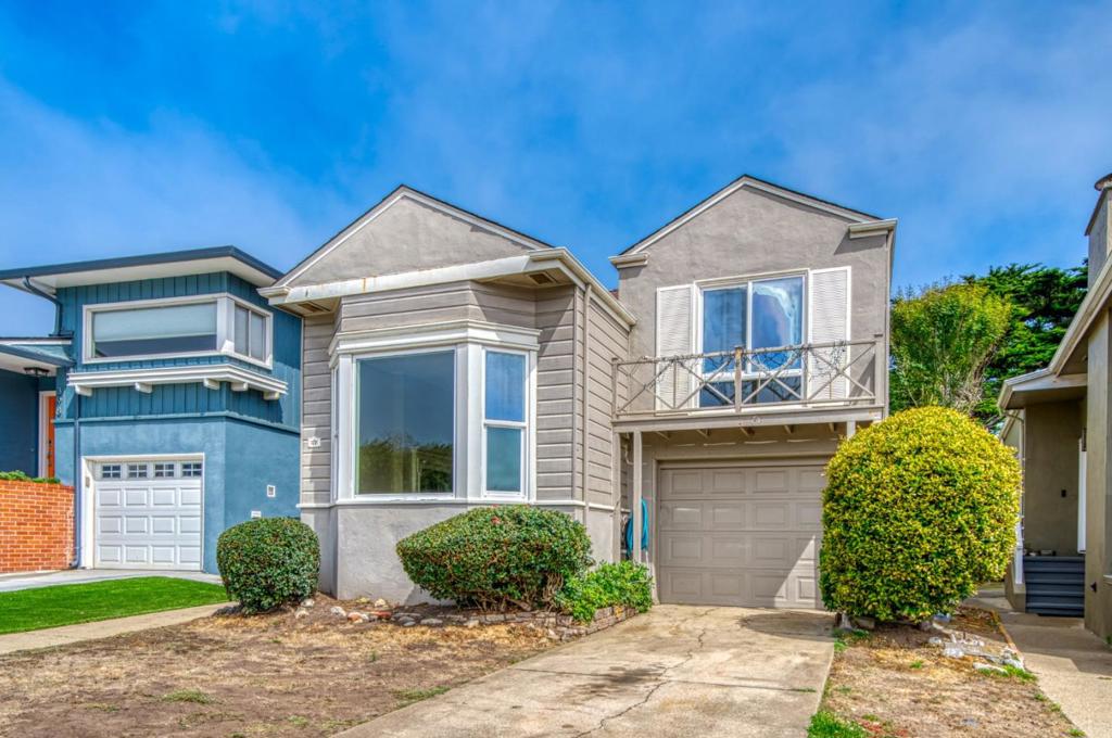 *AS-IS SALE* First time on the market since 1976, this charming 2 Bed Doelger house boasts a classic floorplan and is located on a premier 4,400+ SF lot in the heart of Westlake. The property backs up directly to the Olympic club. Hardwood floors are featured throughout the entire living area except for the kitchen and bathrooms. Plenty of windows throughout the house offer ample sunlight. Garage can be accessed directly though the kitchen area. The backdoor of the house leads directly into the oversized backyard. https://app.disclosures.io/link/396-Northgate-Avenue-5p0l3uqu