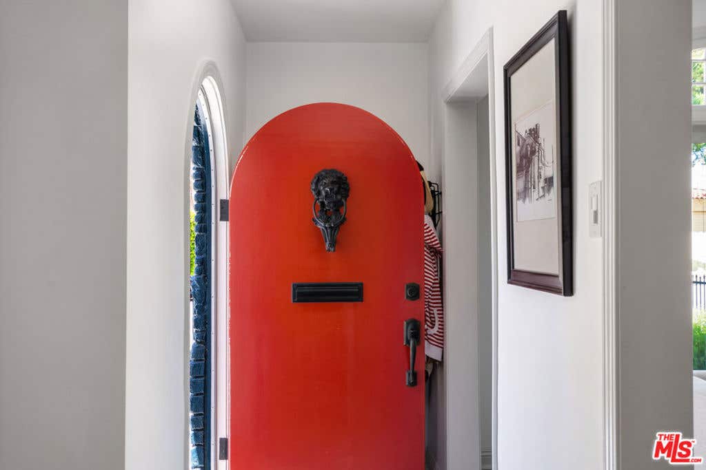 Photo of 5124 S Mullen Avenue, Los Angeles, CA 90043 (MLS # 26860467)