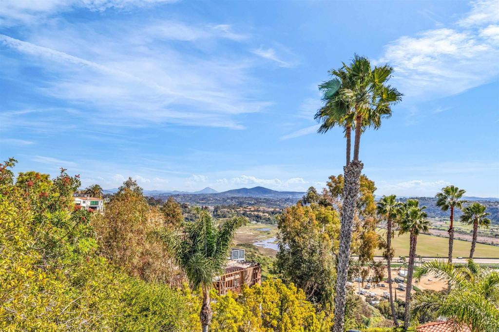 4594 Vista De La Patria