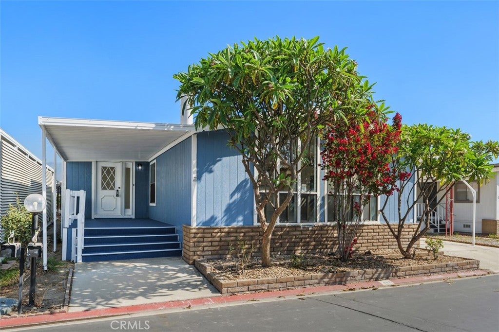 1456 E Philadelphia St Spc 402