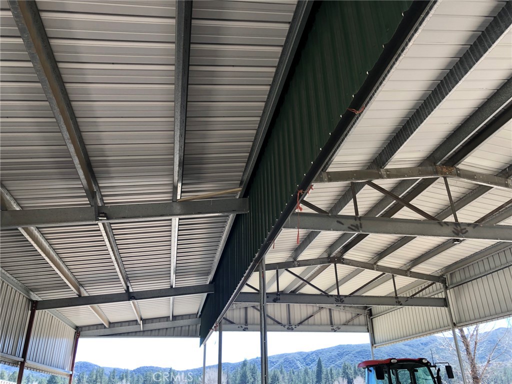 Thomas Mountain (32610) - Land