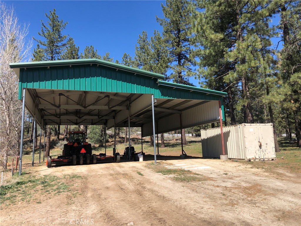 Thomas Mountain (32610) - Land