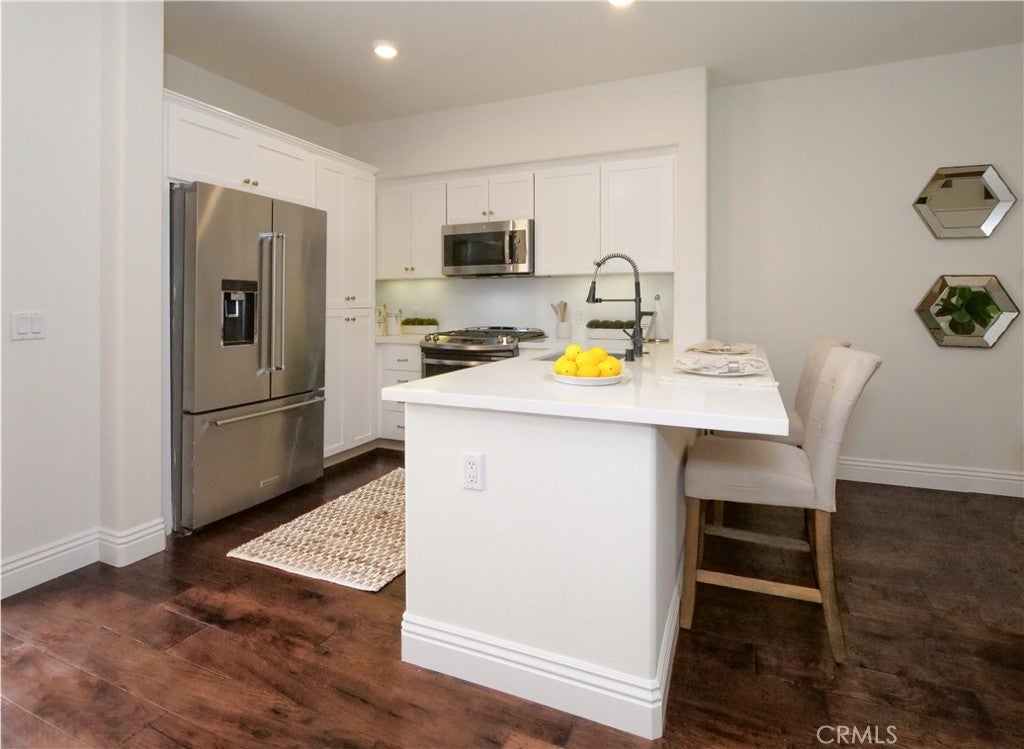28220 Highridge 208