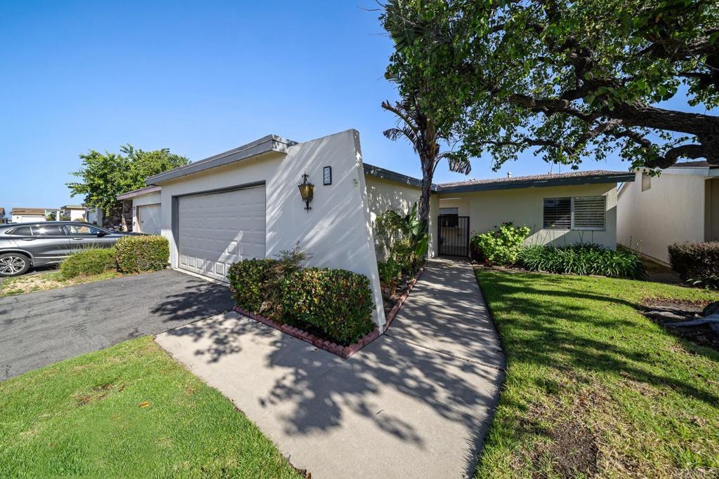 3902 N Vista Campana