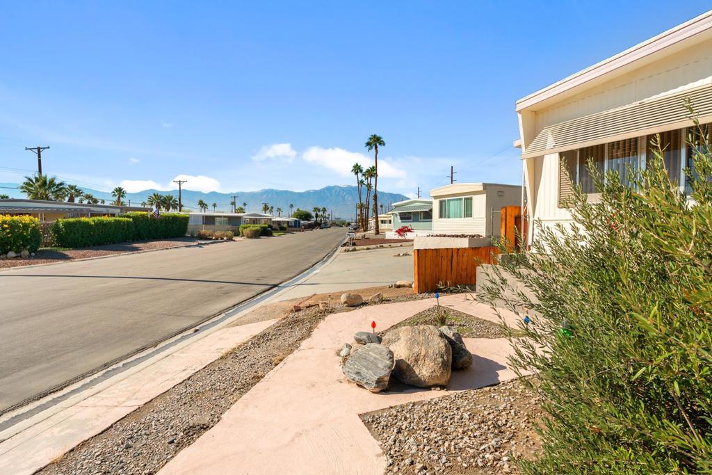 Tri Palm Estates - Manufactured In Park