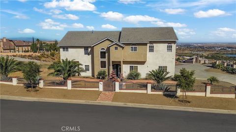 Photo of 345 Lakeview Dr, Palmdale, CA 93551 (MLS # DW25232373)