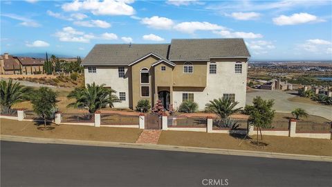 Photo of 345 Lakeview Dr, Palmdale, CA 93551 (MLS # DW25232373)