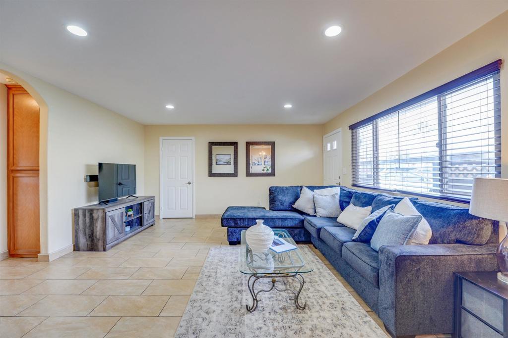 188 S Lincoln Ave. 3
