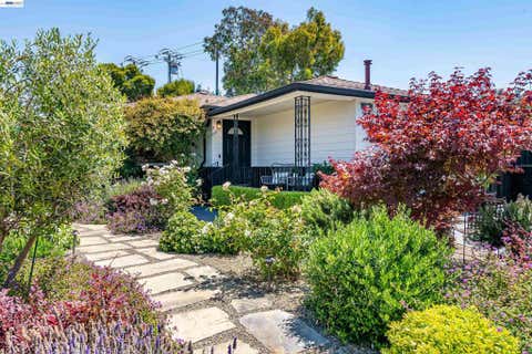 Photo of 3229 Toyon Ter TER, Alameda, CA 94501 (MLS # 41145022)
