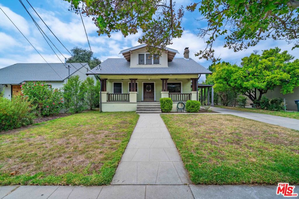 105 El Nido Avenue