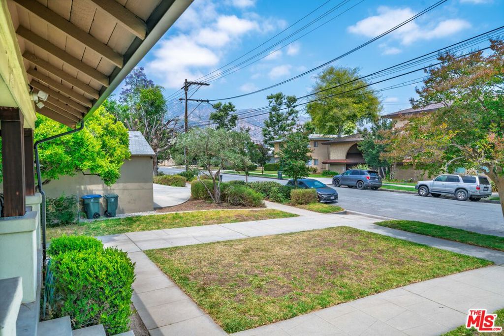 105 El Nido Avenue