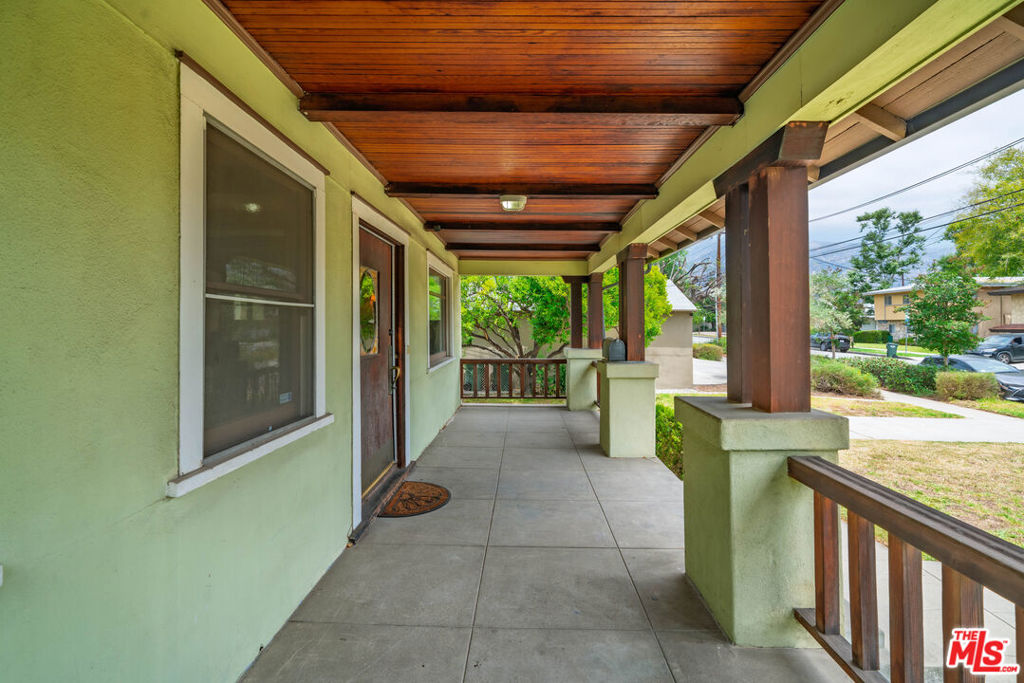 105 El Nido Avenue