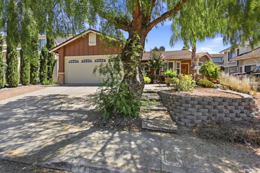 2736 Reno Drive 2736