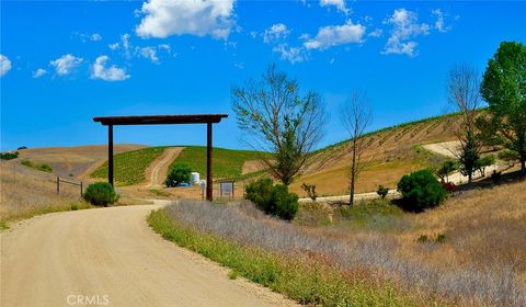 Tiny photo for 6320 Von Dollen Road, San Miguel, CA 93451 (MLS # NS25106354)