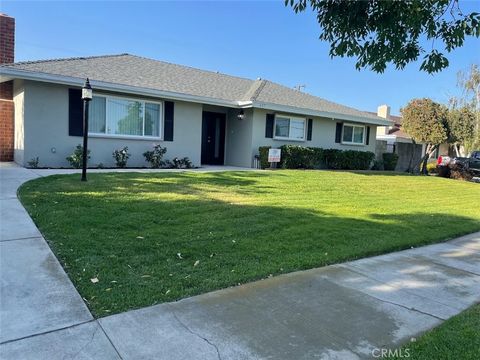 Photo of 657 W 14th Street, Upland, CA 91786 (MLS # CV25247855) Photo of 657 W 14th Street, Upland, CA 91786 (MLS # CV25247855)