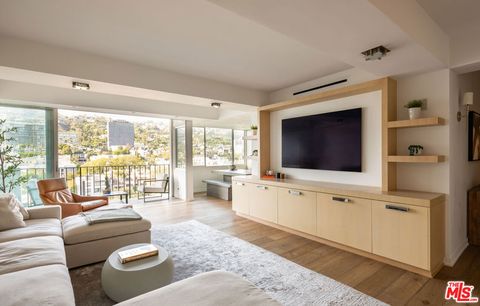 Photo of 818 N Doheny Drive #1107, West Hollywood, CA 90069 (MLS # 26834891)