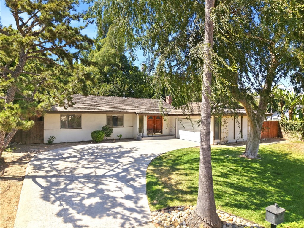 19913 E Rambling Road