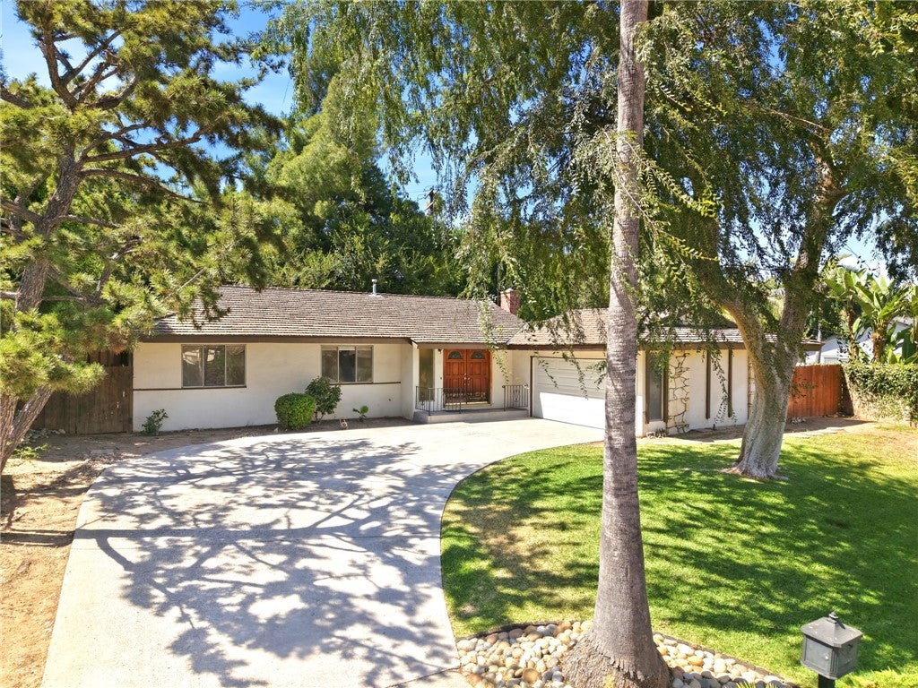19913 E Rambling Road