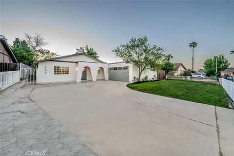 Photo of 555 N Chestnut AVE, Rialto, CA 92376 (MLS # WS26096488)
