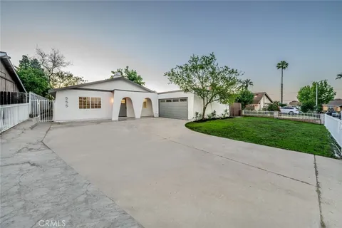 555 N Chestnut Ave, Rialto, CA 92376 - MLS#: WS26096488