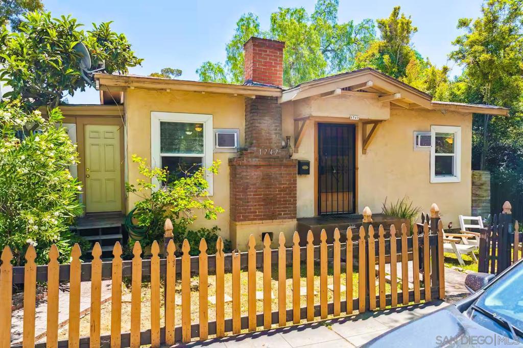 1747 1749 Fern St.