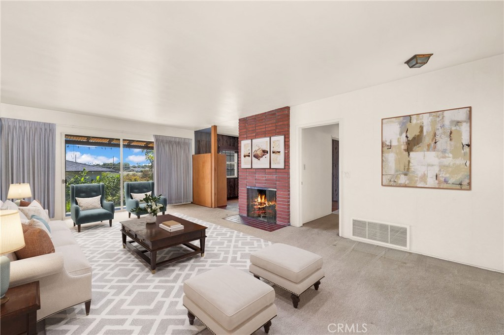 321 E Oakmont Drive