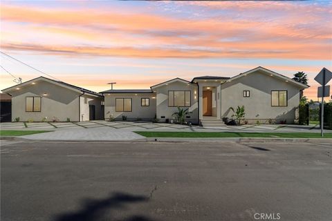 Photo of 8006 Lloyd Avenue, North Hollywood, CA 91605 (MLS # SR26028231)