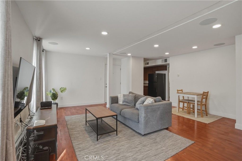 Photo of 6151 Reseda Boulevard #13, Tarzana, CA 91335 (MLS # SR26076653)