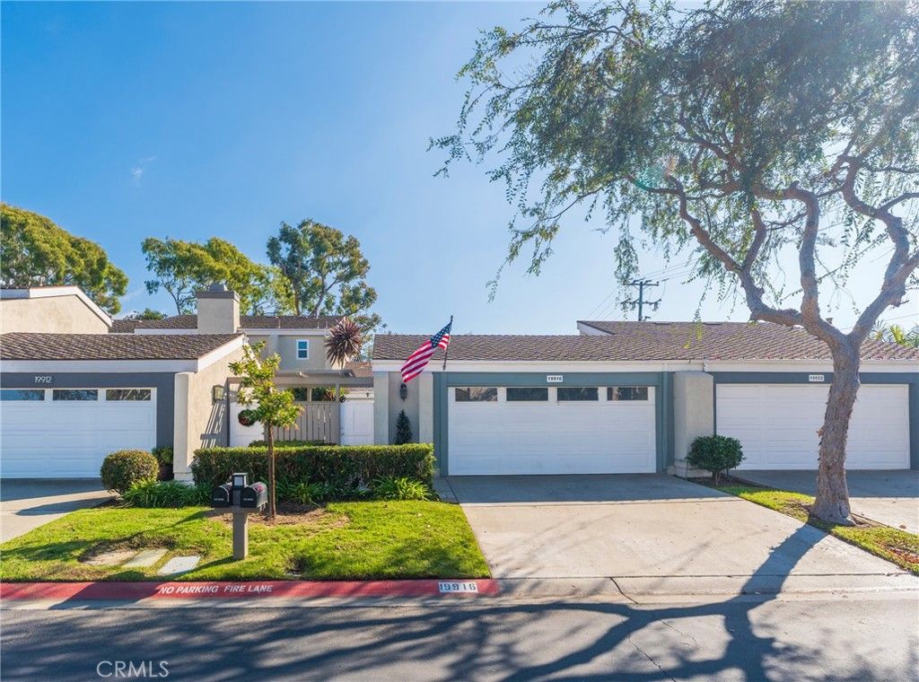 Photo of 19916 Maritime Ln, Huntington Beach, CA 92648 (MLS # OC25269140)