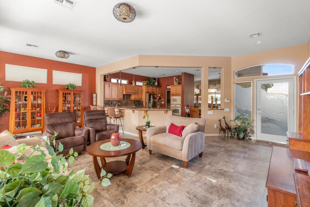 listing image 130725110180972041242