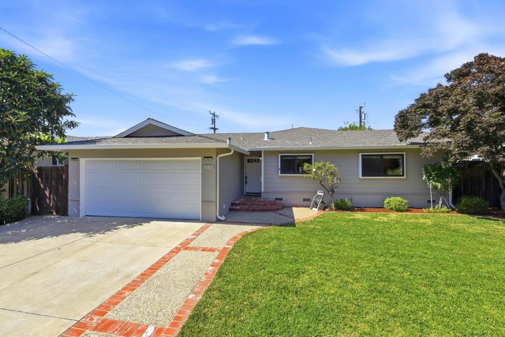 1683 Hyacinth Lane