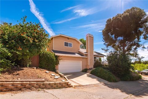 Photo of 9132 GRUNDY Lane, Chatsworth, CA 91311 (MLS # SR26051213)