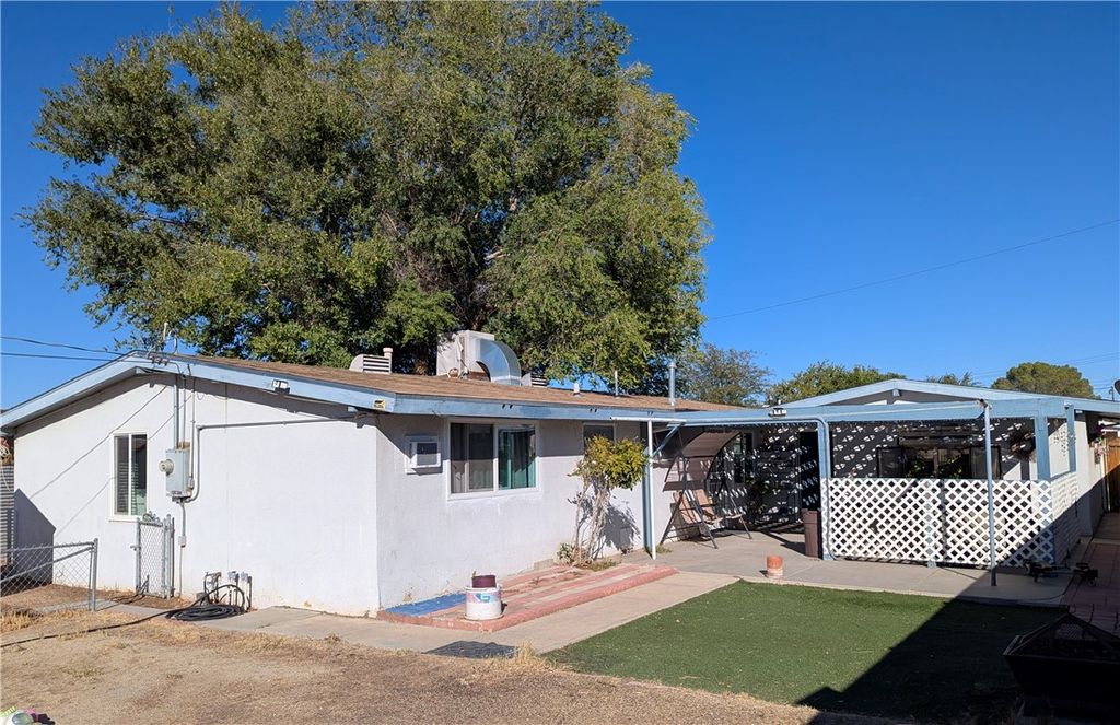 Photo of 38457 Glenbush Avenue, Palmdale, CA 93550 (MLS # SR26046827)