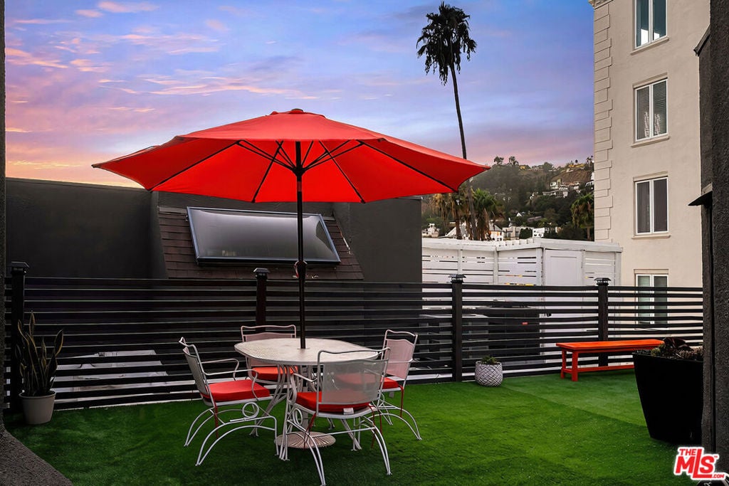 1412 N Crescent Heights Boulevard 203, West Hollywood CA 90046