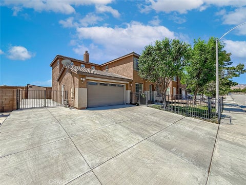 Photo of 1302 Wellington Drive, Palmdale, CA 93551 (MLS # SR26135987)