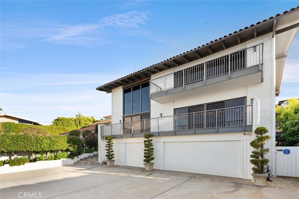 953 Via Del Monte