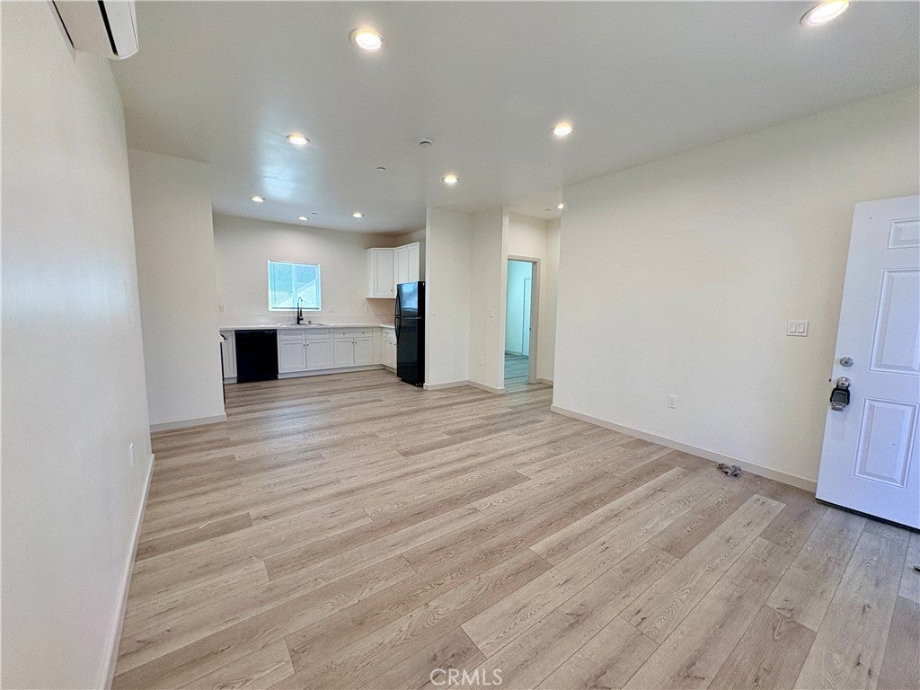 4585 Hawthorne C