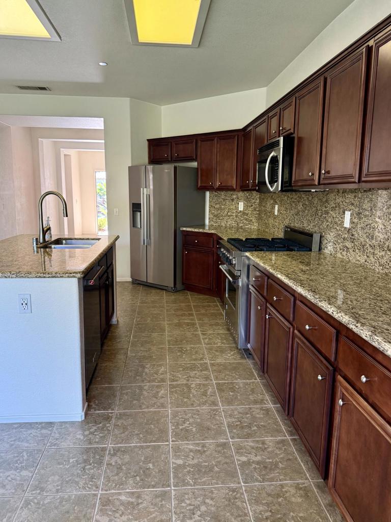 Mountain Gate - Residential Lease