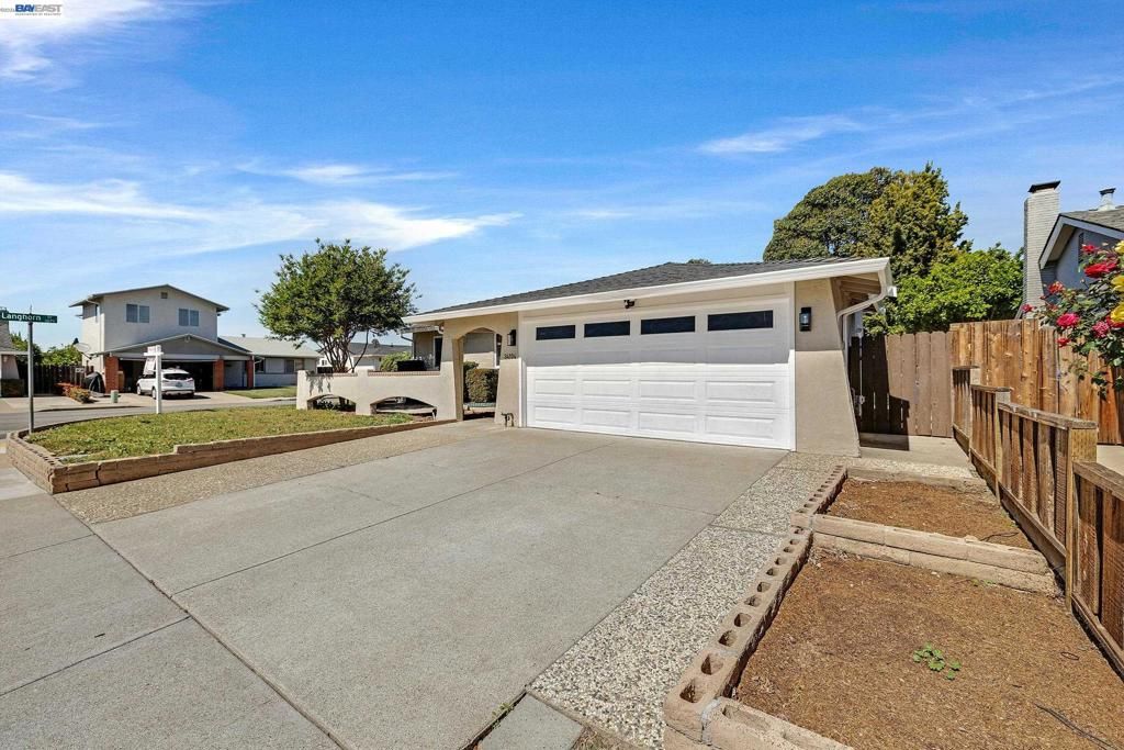 Photo of 34104 Cromwell Pl Pl, Fremont, CA 94555 (MLS # 41133338)
